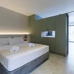 公寓 W/king Size Bed Near The Heart Of *