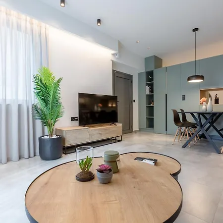 Apartament W/king Size Bed Near The Heart Of Kalamata