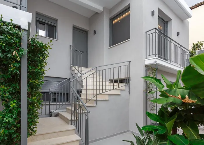 W/king Size Bed Near The Heart Of Apartament Kalamata