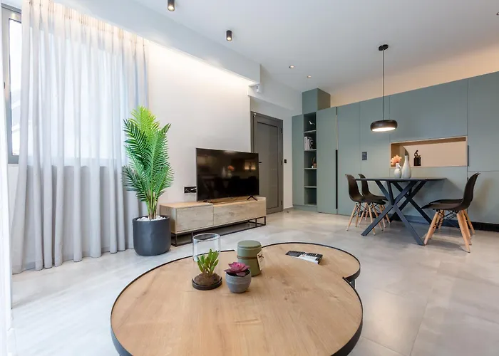 Apartament W/king Size Bed Near The Heart Of Kalamata