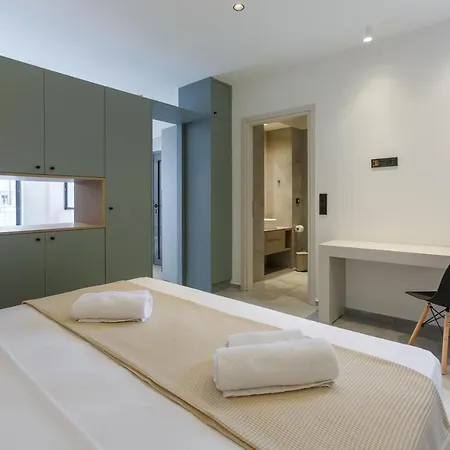 W/king Size Bed Near The Heart Of