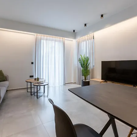 W/king Size Bed Near The Heart Of * Καλαμάτα