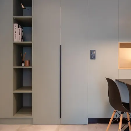 W/king Size Bed Near The Heart Of * Calamata