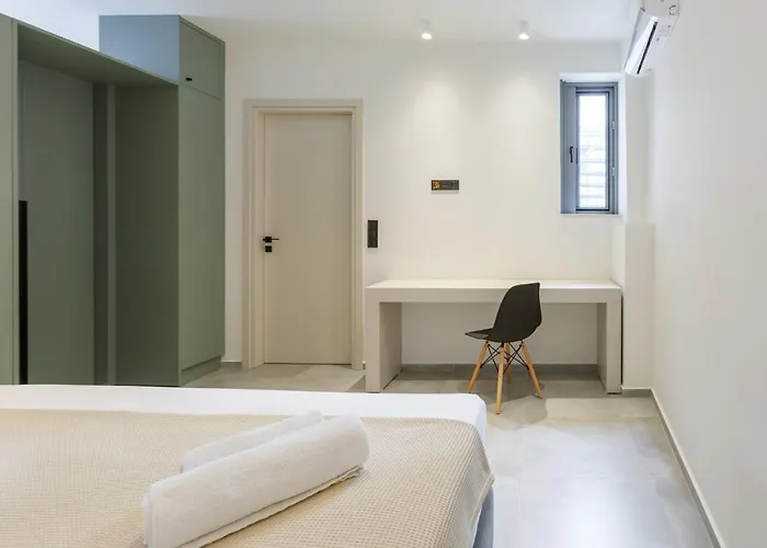 アパート W/king Size Bed Near The Heart Of カラマタ